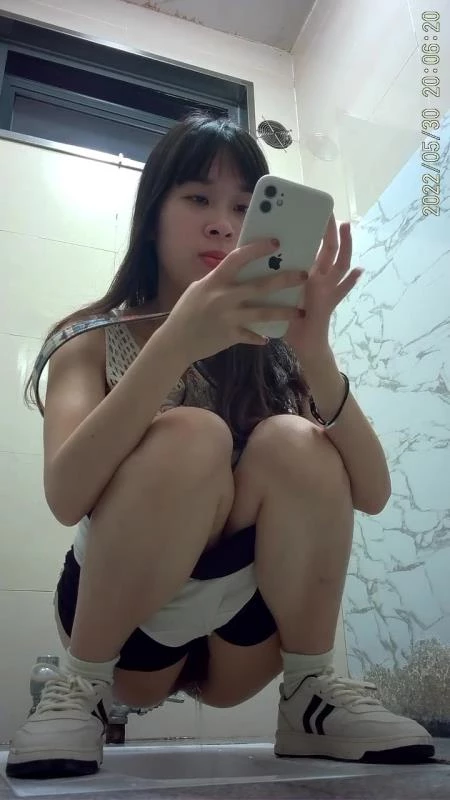 Beautiful Girl Toilet Voyeur Urination 美少女トイレ盗撮放尿 Uncensored - BFJP-75 - HD (2024)