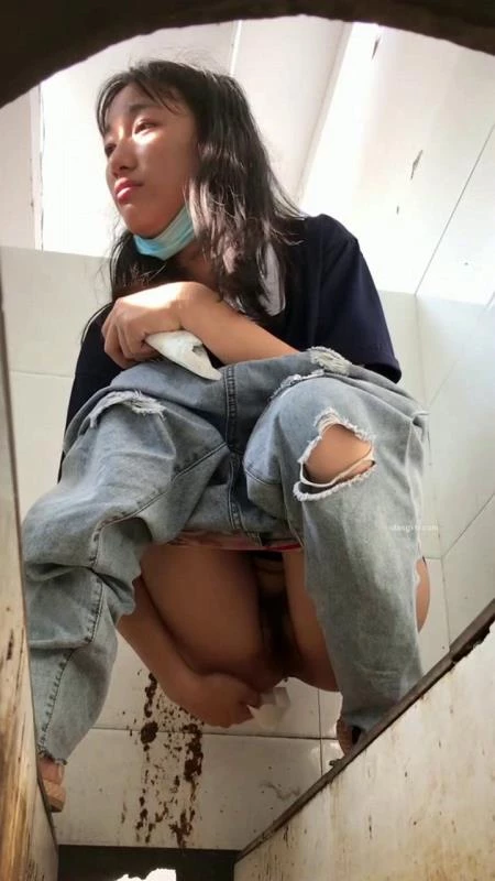 Asian Peeping Voyeur Uncensoredトイレでおしっこをする美しい女性 - BFJP-101 - UltraHD/2K (2024)